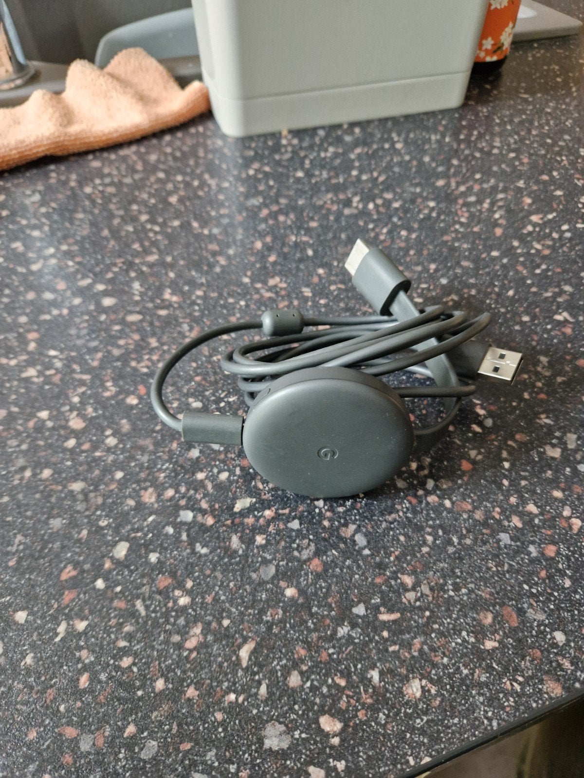 Google Chromecast - Stream eenvoudig naar je tv, Ophalen, Zo goed als nieuw, HDMI, Zonder harde schijf