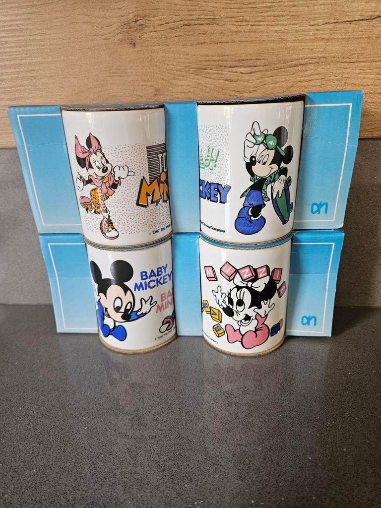 4 Nieuwe Disney Mokken - Mickey & Minnie Mouse in verpakking, Ophalen of Verzenden, Mickey Mouse, Nieuw, Servies
