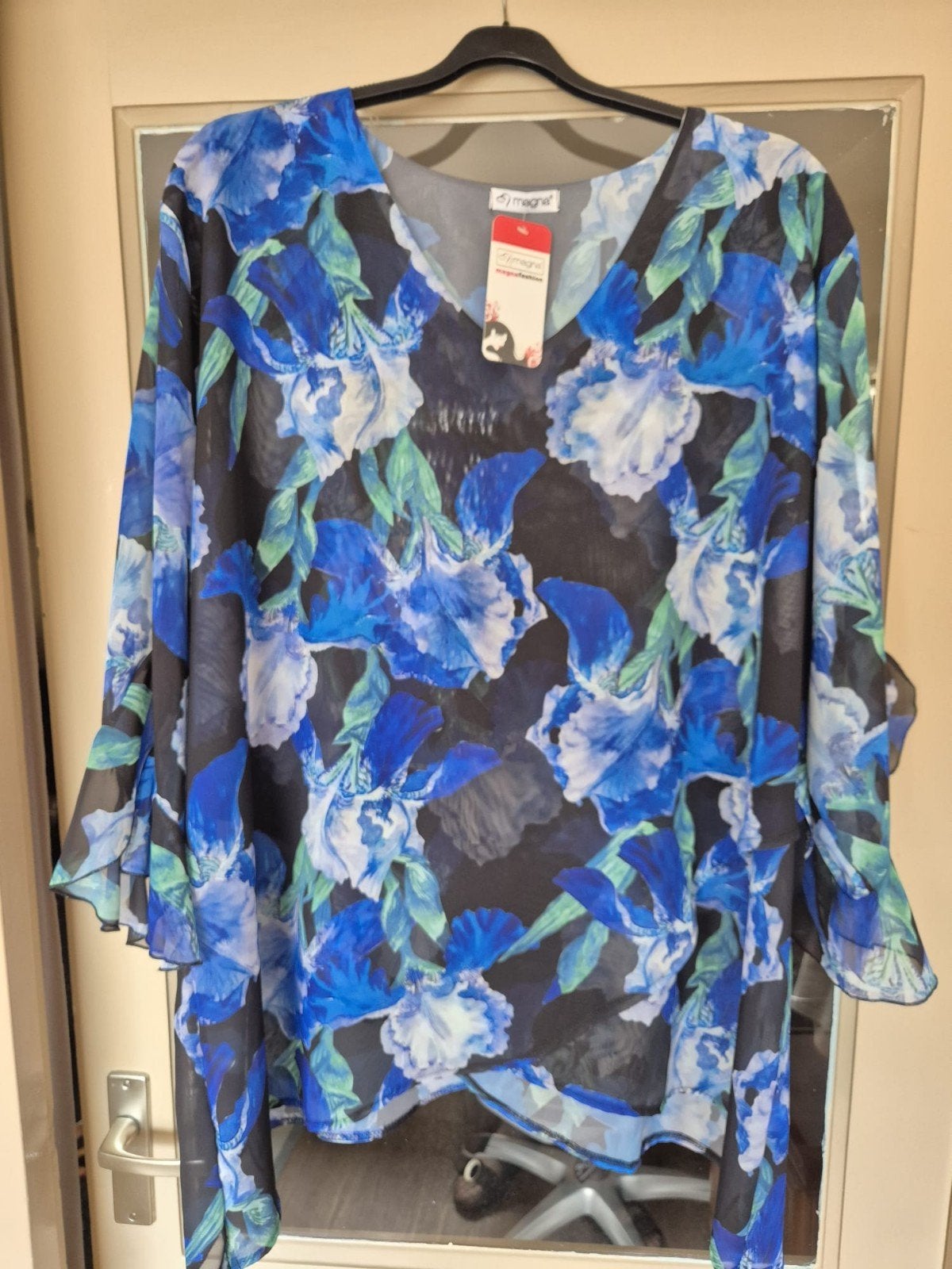 Magna blouse met bloemenprint - Maat 56/58, Blauw, Maat 46/48 (XL) of groter, Nieuw, Ophalen of Verzenden
