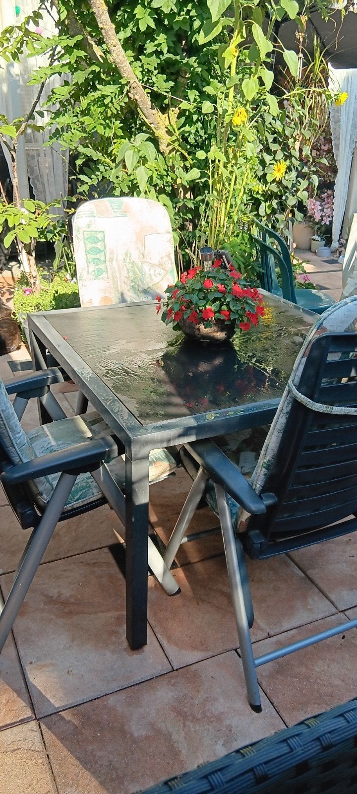 Tuinset, Ophalen