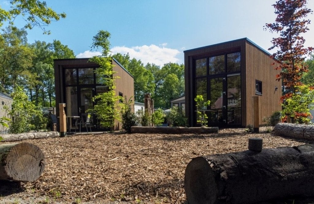 Mooi gelegen Tiny House Koolmees op camping de Vinkenkamp, Caravans en Kamperen, Tot en met 2