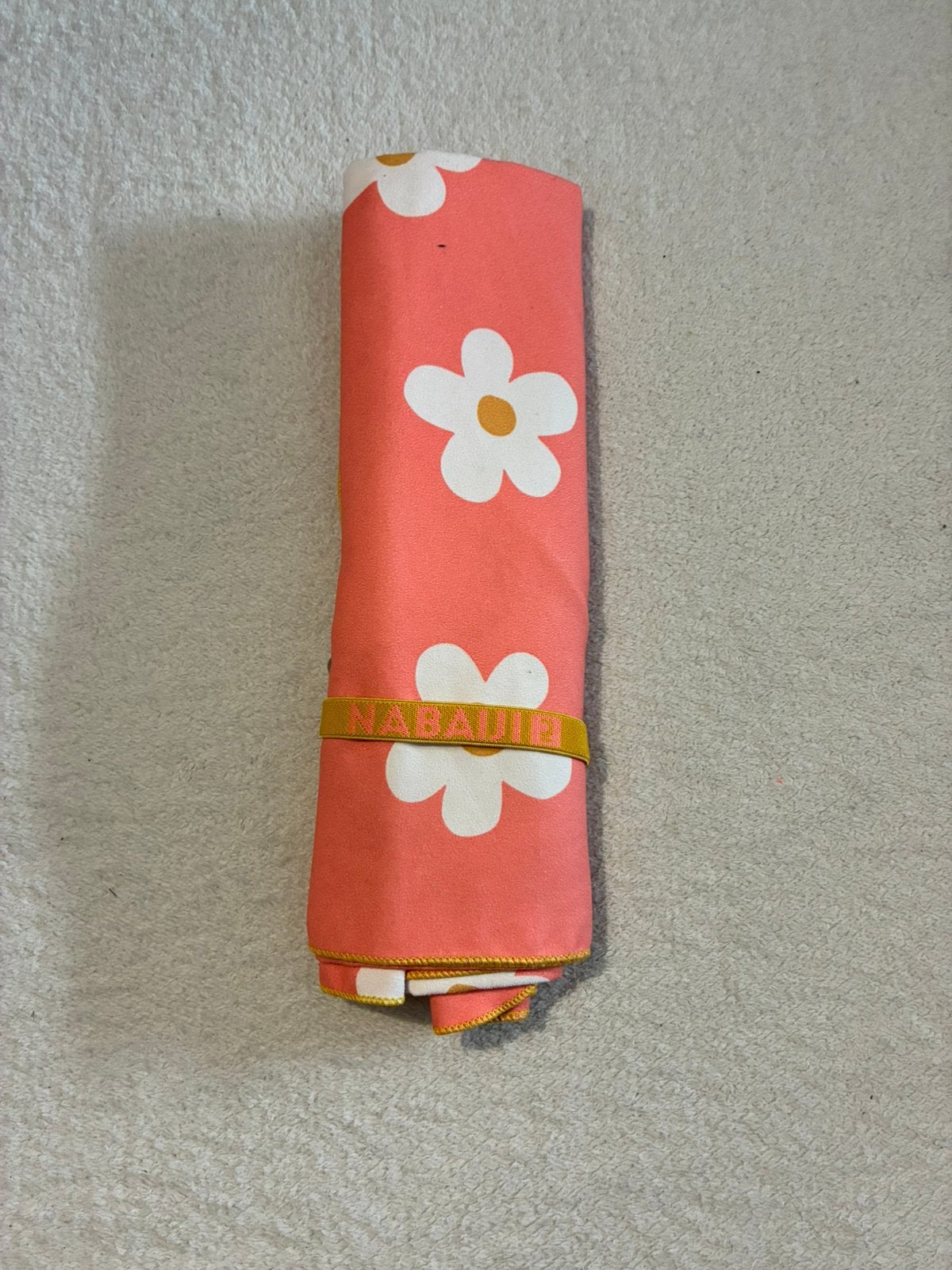 Nieuwe Nabaiji microvezel handdoek met bloemenprint, Sport en Fitness, Ophalen of Verzenden, Nieuw