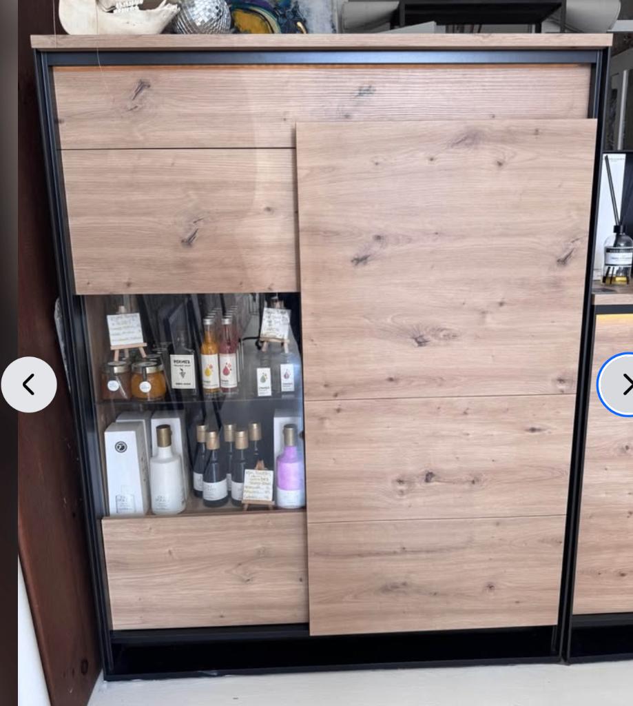 Designer Dresser and Cabinets, Ophalen, Zo goed als nieuw