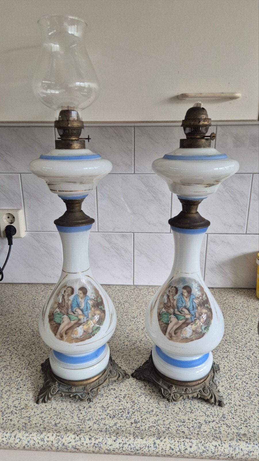 Antieke olielampen set met decoratieve afbeeldingen, Antiek en Kunst, Ophalen