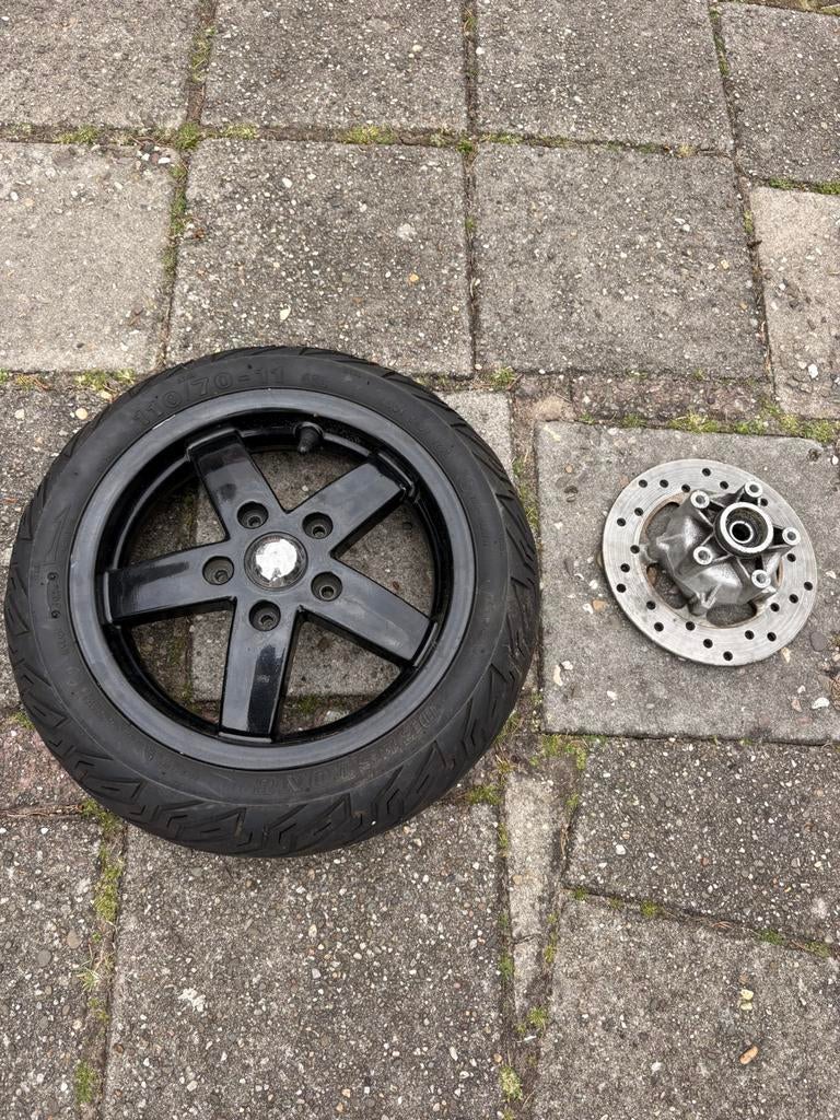 Vespa s velg met naaf, Motoren, Ophalen