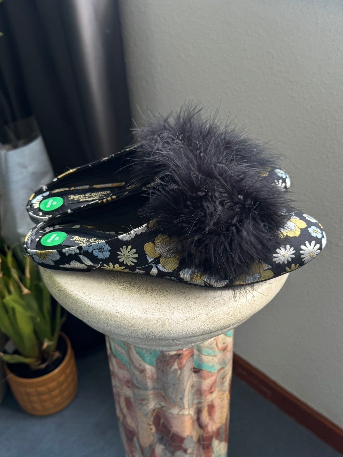 Juicy Couture Pitch Black  Fur.home sliders/slippers Size 37, Verzenden, Nieuw, Zwart