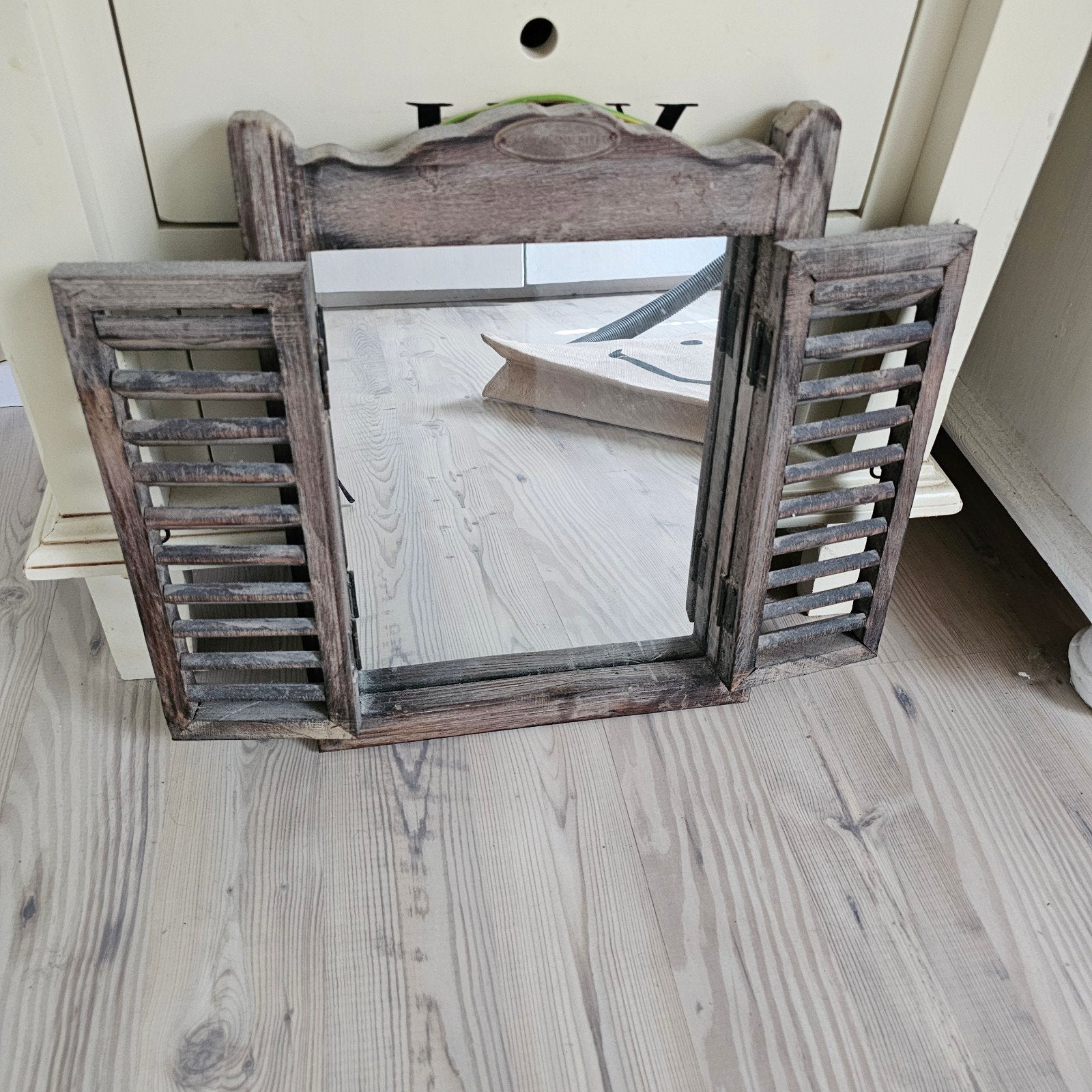 Decoratieve spiegel met luiken, Minder dan 50 cm, Gebruikt, Ophalen of Verzenden, Minder dan 100 cm