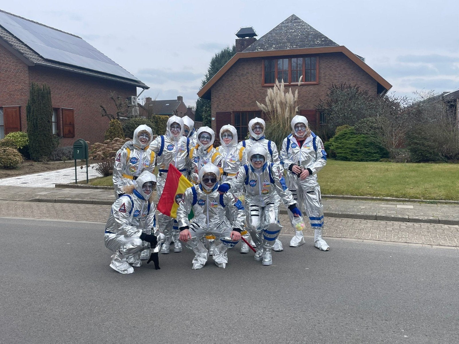 loopgroep astronauten 10 personen, Ophalen, Zo goed als nieuw, Carnaval