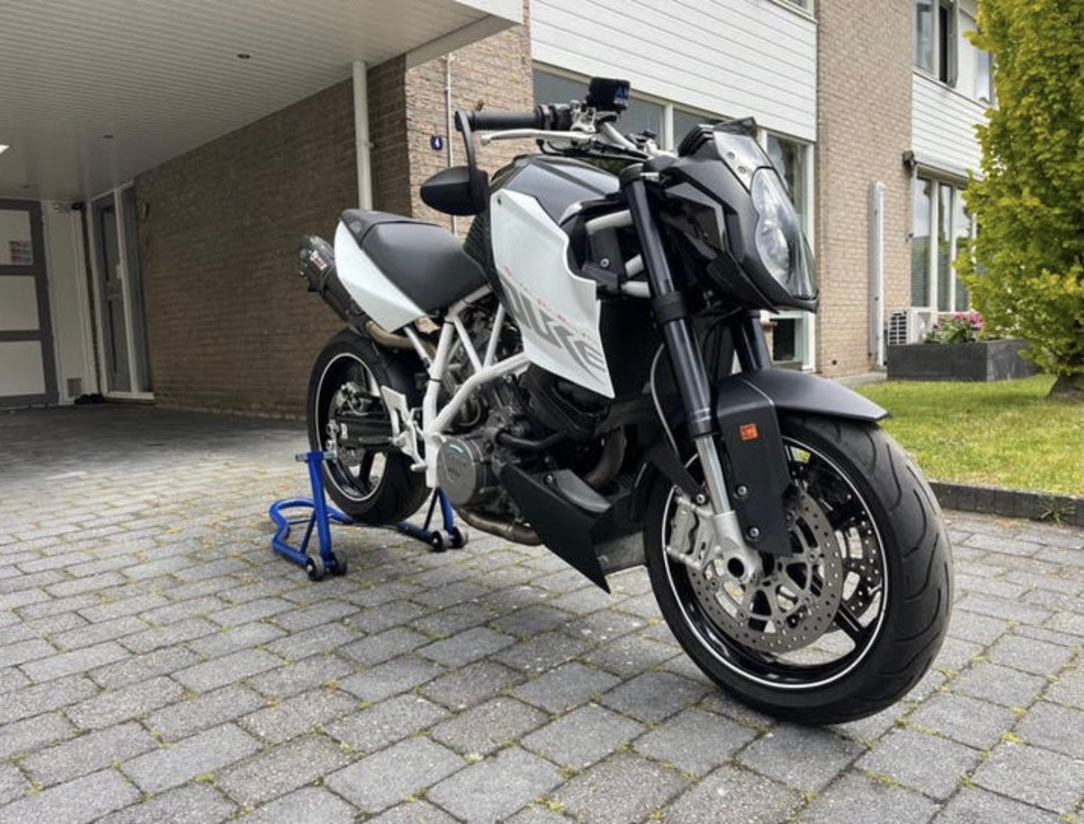 KTM Super duke 990 - Weinig km - Dealer onderhouden., 2 cilinders, Occasion, Particulier, Meer dan 35 kW