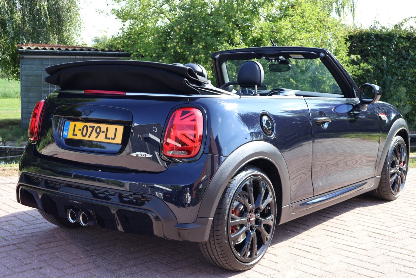 Foto 3 van Mini Cabrio 231pk JohnCooperWorks |2de eig.|LEER|Camera|19”
