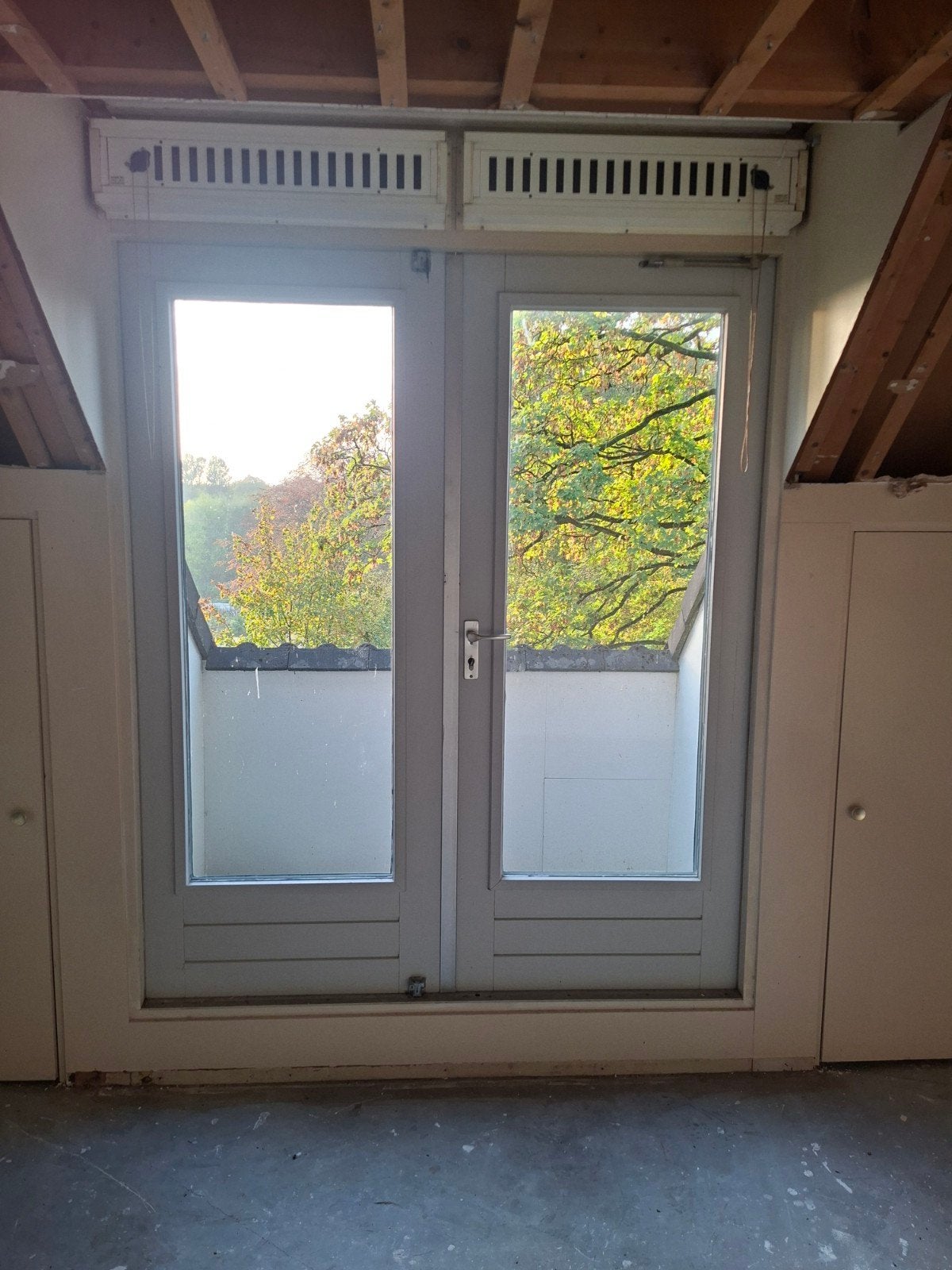 Kozijn met twee klapdeuren, Gebruikt, Raamkozijn, Ophalen of Verzenden, 150 tot 225 cm