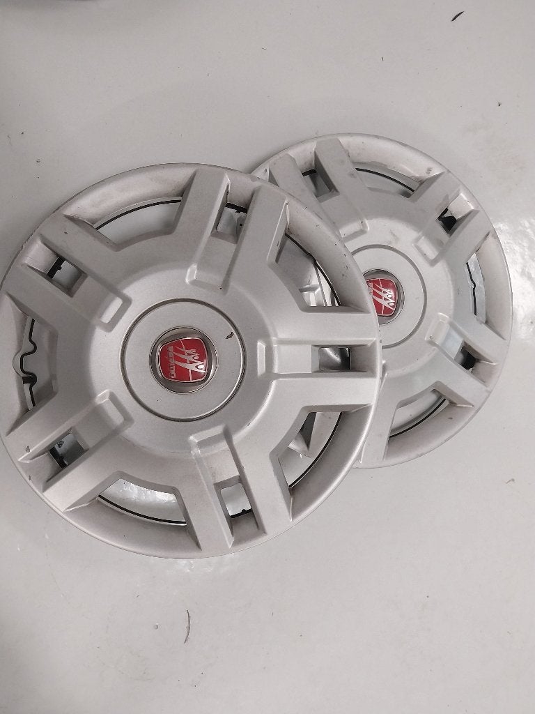 2x 15 inch wieldoppen voor Rapido camper met logo, Auto diversen, Wieldoppen, Ophalen of Verzenden, Gebruikt