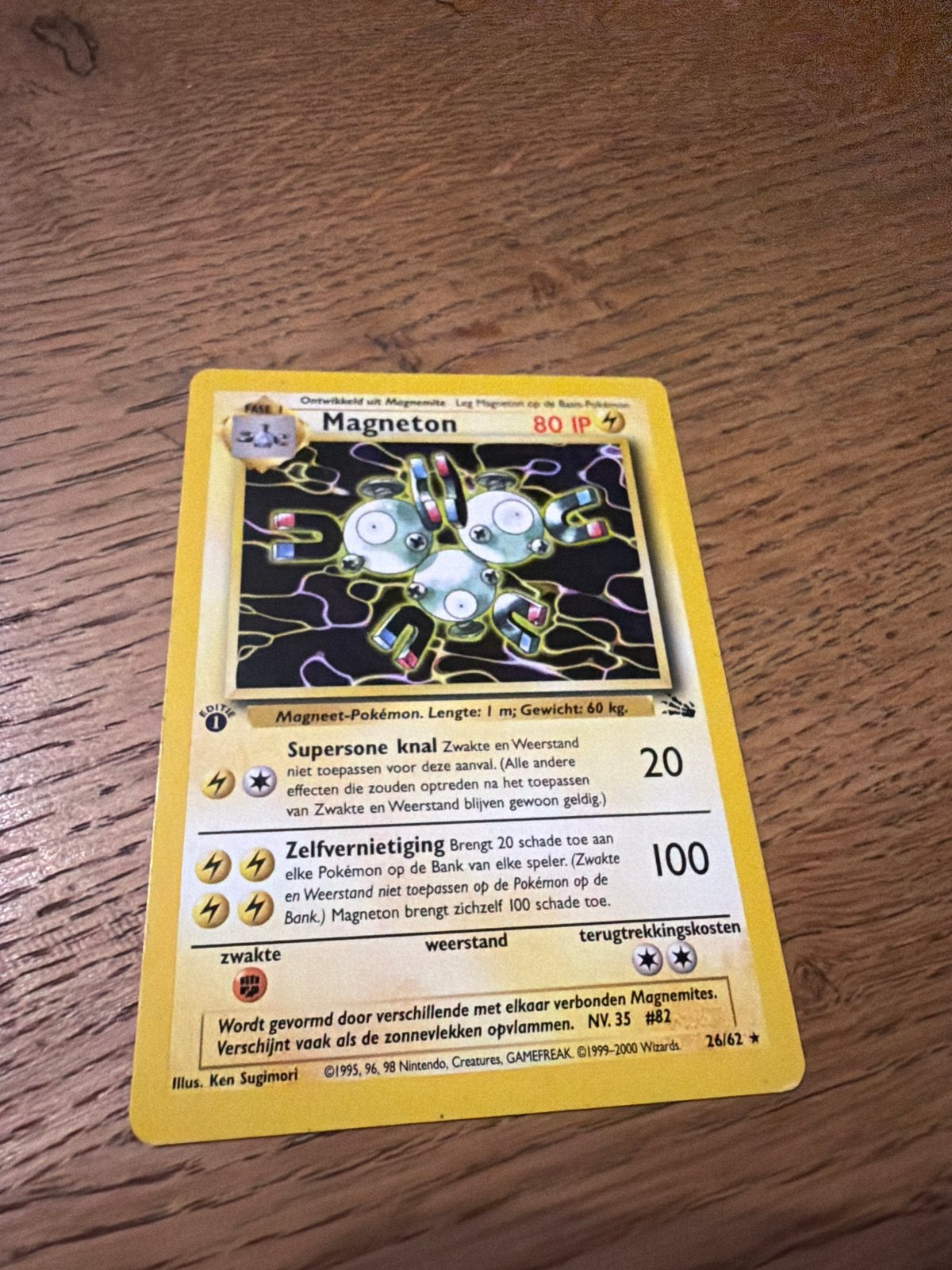 Magneton 1st Edition Pokémon Kaart (26/62) - Base Set, Ophalen of Verzenden, Zo goed als nieuw, Losse kaart