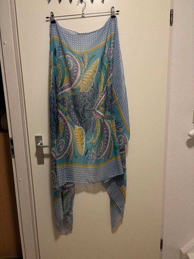 Sjaal geel blauw roze, Ophalen of Verzenden, Zo goed als nieuw, Maat 46/48 (XL) of groter, Sjaal