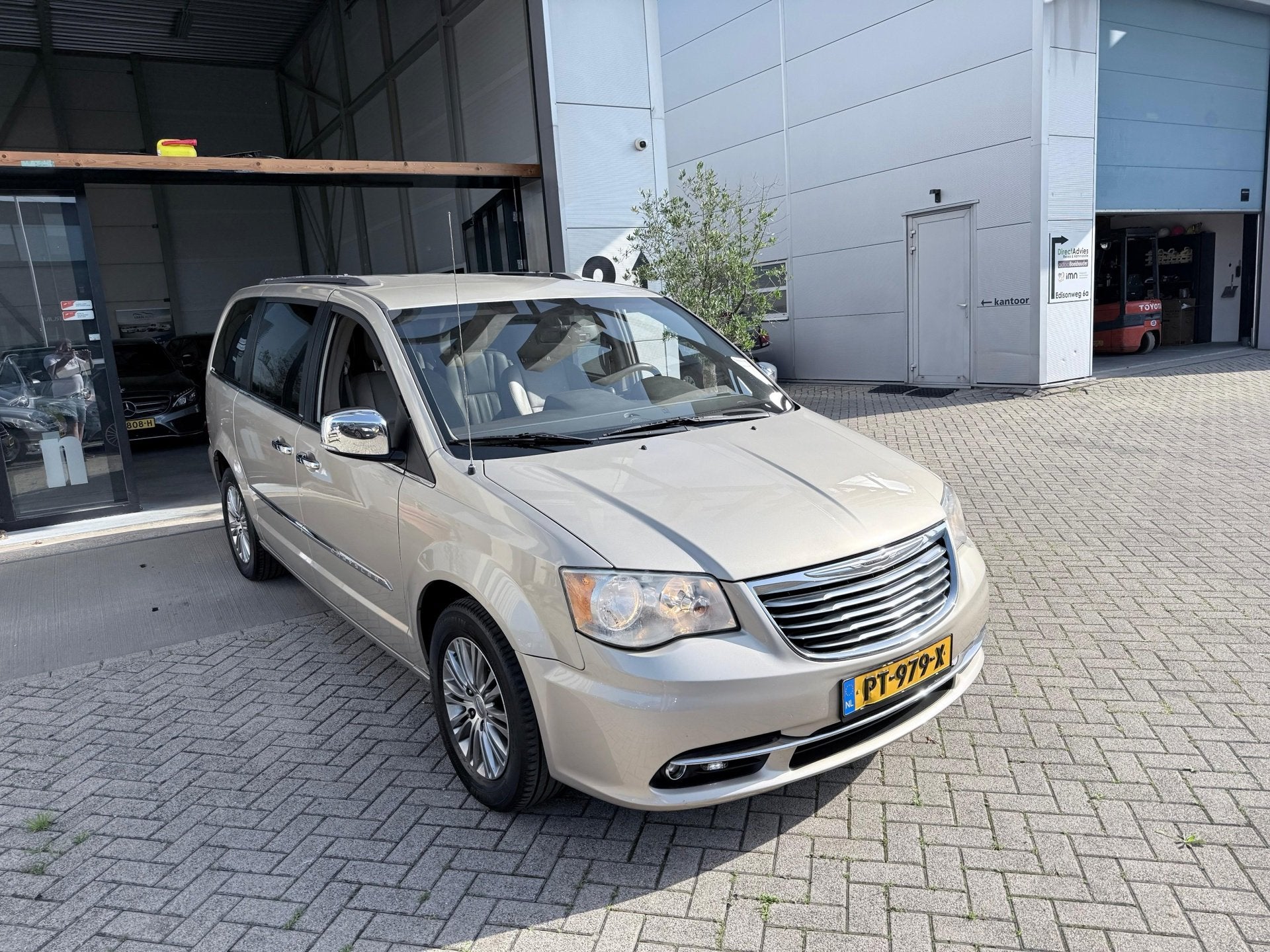 Chrysler Grand Voyager 3.6 V6 Town & Country 7persoons! INRU, Auto's, Chrysler, Gebruikt, 287 pk, 7 stoelen, Leder