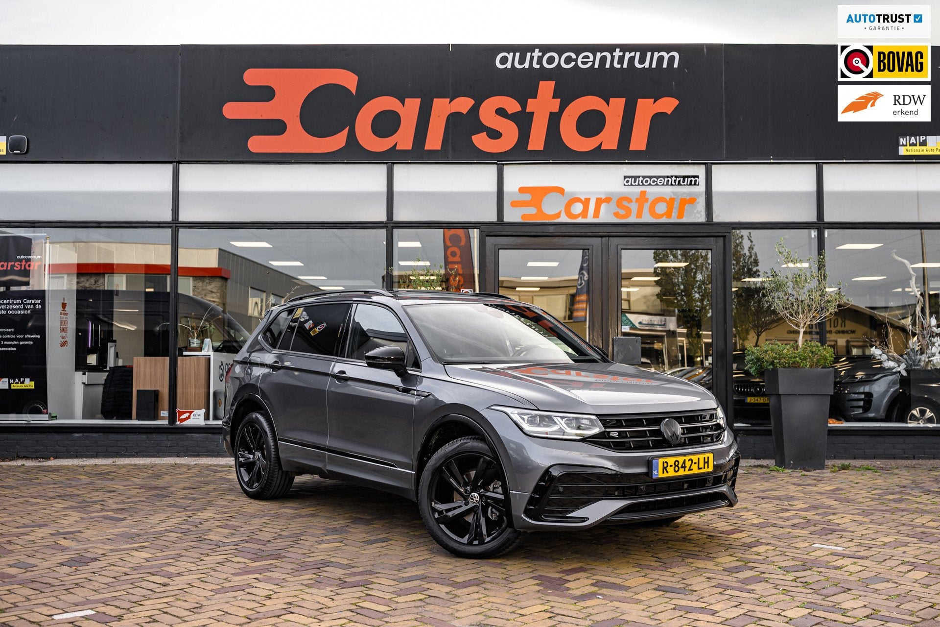Volkswagen Tiguan Allspace 1.5 TSI R-Line Business+ 7p.|Pano, Auto's, Dealer onderhouden, Euro 6, 4 cilinders, 150 pk