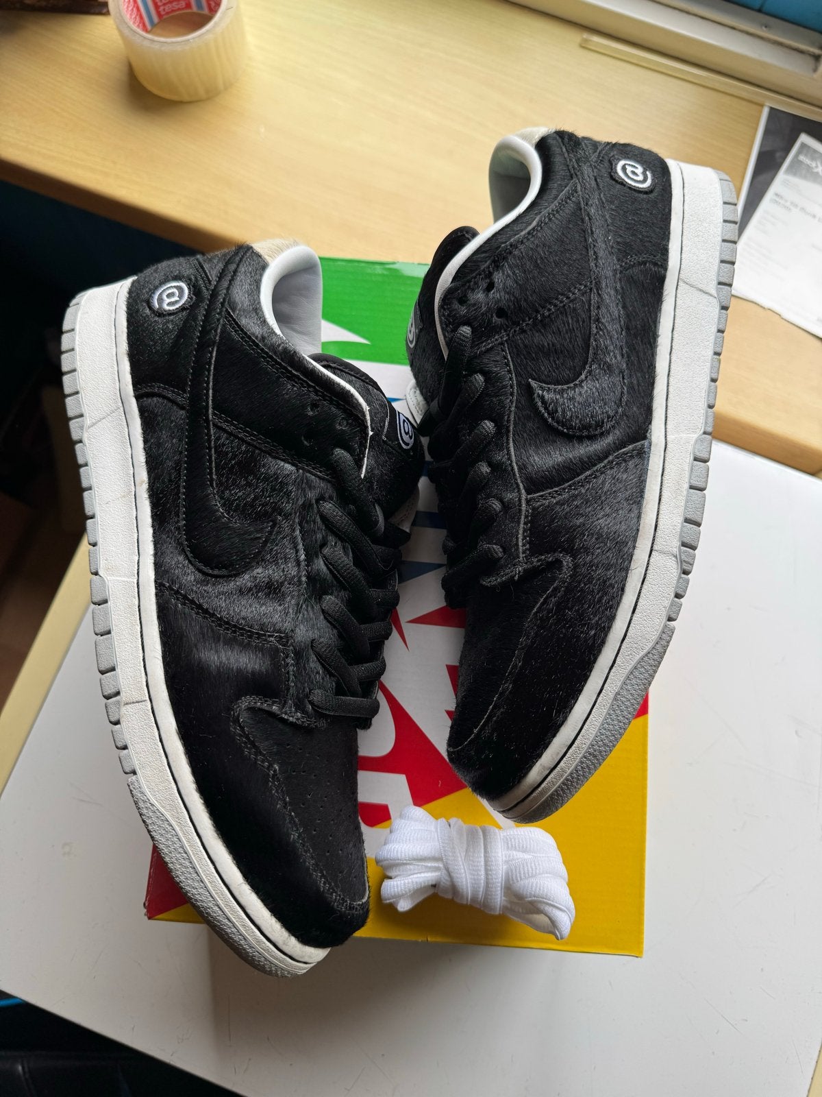 Nike SB Dunk Low Medicom Toy CZ5127-001, Ophalen of Verzenden, Gedragen, Zwart, Sneakers of Gympen