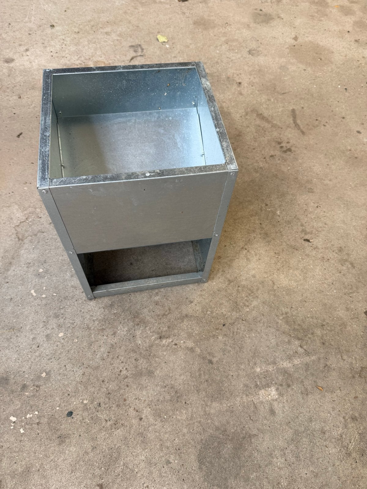 Trapbak kippenvoer automaat, Ophalen, Drinken en Voederen