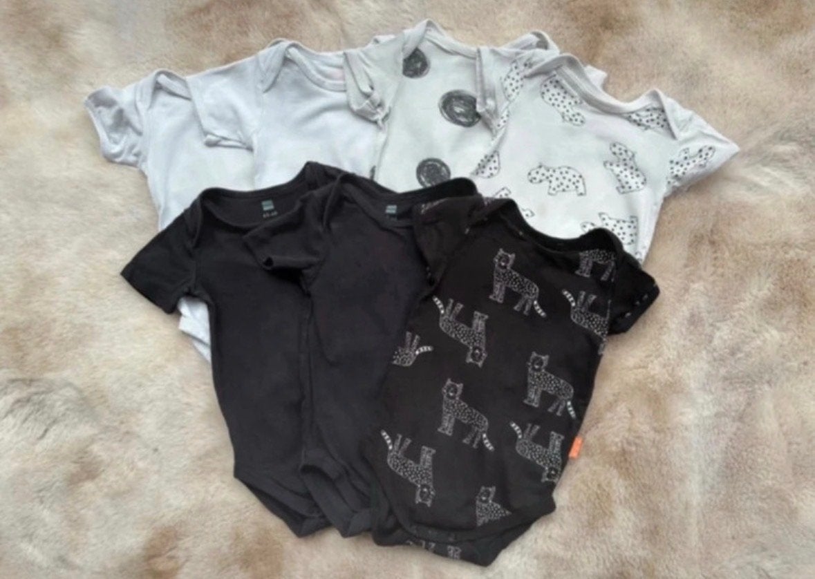 Set van 7 rompertjes (Hema), Kinderen en Baby's, Babykleding | Maat 68, Ophalen of Verzenden, Gebruikt, Jongetje of Meisje, Nacht- of Onderkleding
