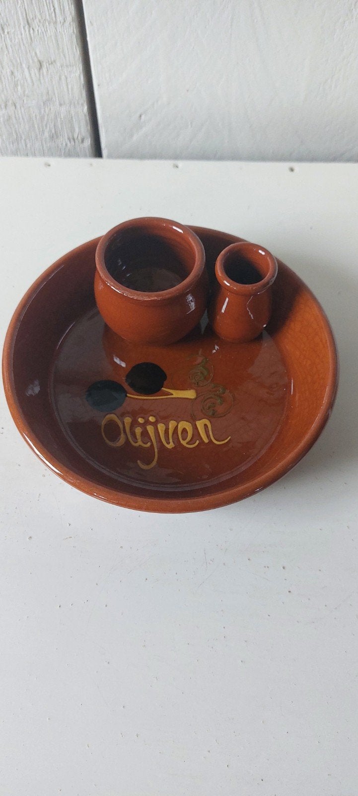 Vintage Schaaltje met ruimte voor olijven en prikkertje, Antiek en Kunst, Antiek | Keramiek en Aardewerk, Ophalen of Verzenden