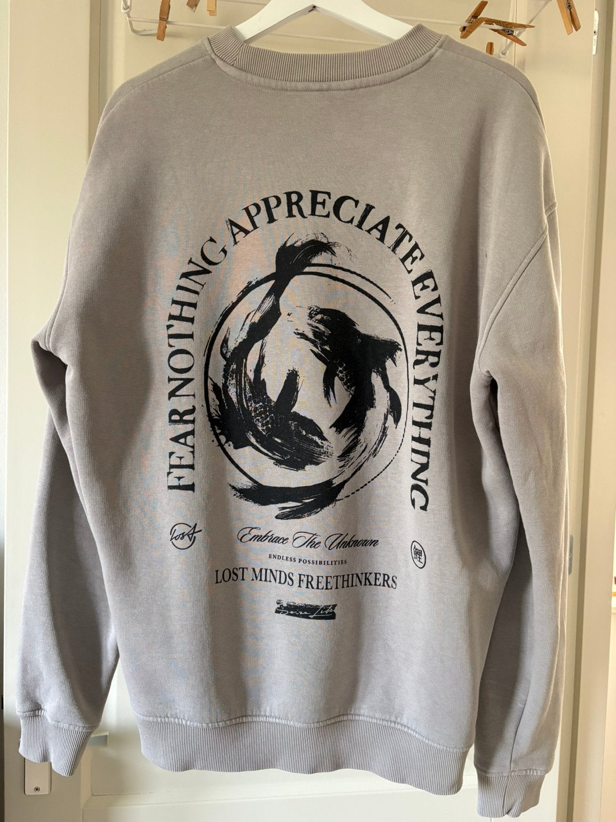 Sweater met backprint - Lost Minds - maat S, Ophalen of Verzenden, Zo goed als nieuw, Maat 46 (S) of kleiner, Beige