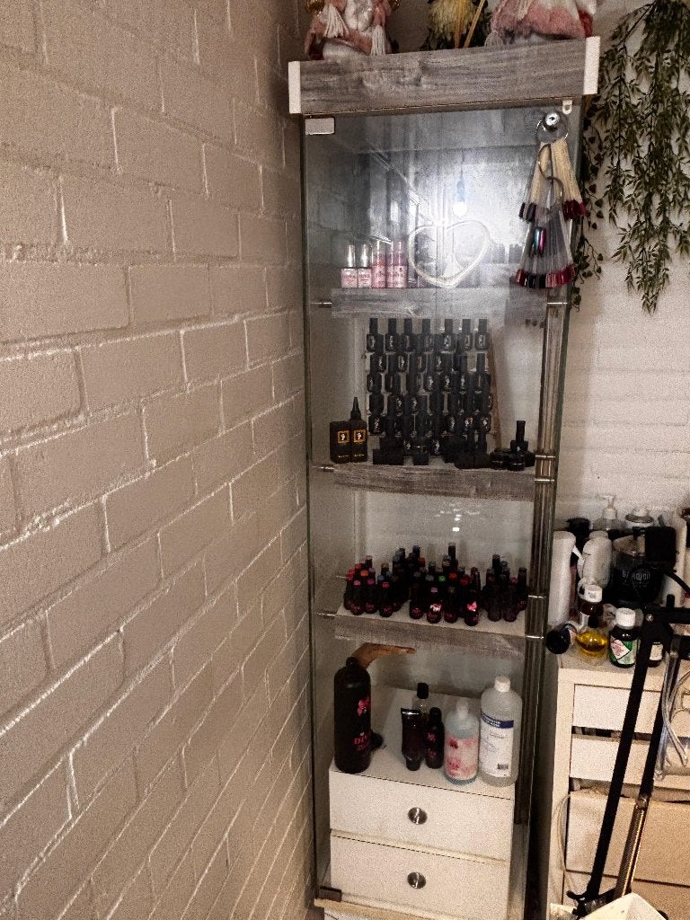 Vitrinekast BERING, Huis en Inrichting, Kasten | Vitrinekasten, Ophalen, Gebruikt, Glas, 50 tot 100 cm