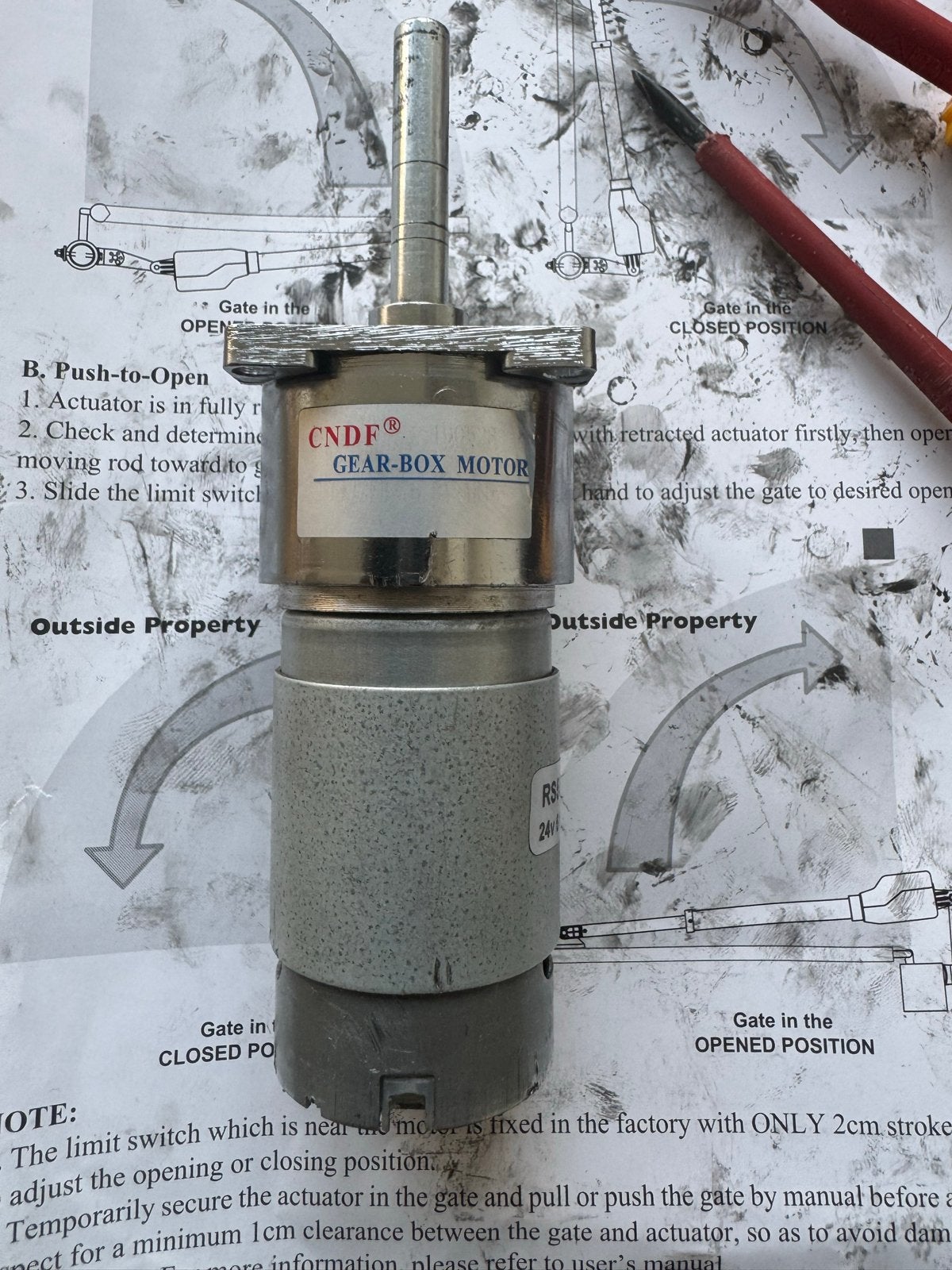 Gezocht: CNDF Gear-Box Motor RS555SH 24V 5100rpm, Ophalen of Verzenden, Gebruikt, Elektromotor, 1800 rpm of meer