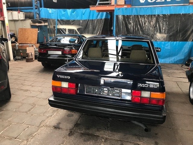 Prachtige Volvo 740GL uit 1987 1e eigenaar Motor loopt !, Auto's, Dealer onderhouden, 4 cilinders, 2300 cc, Bedrijf