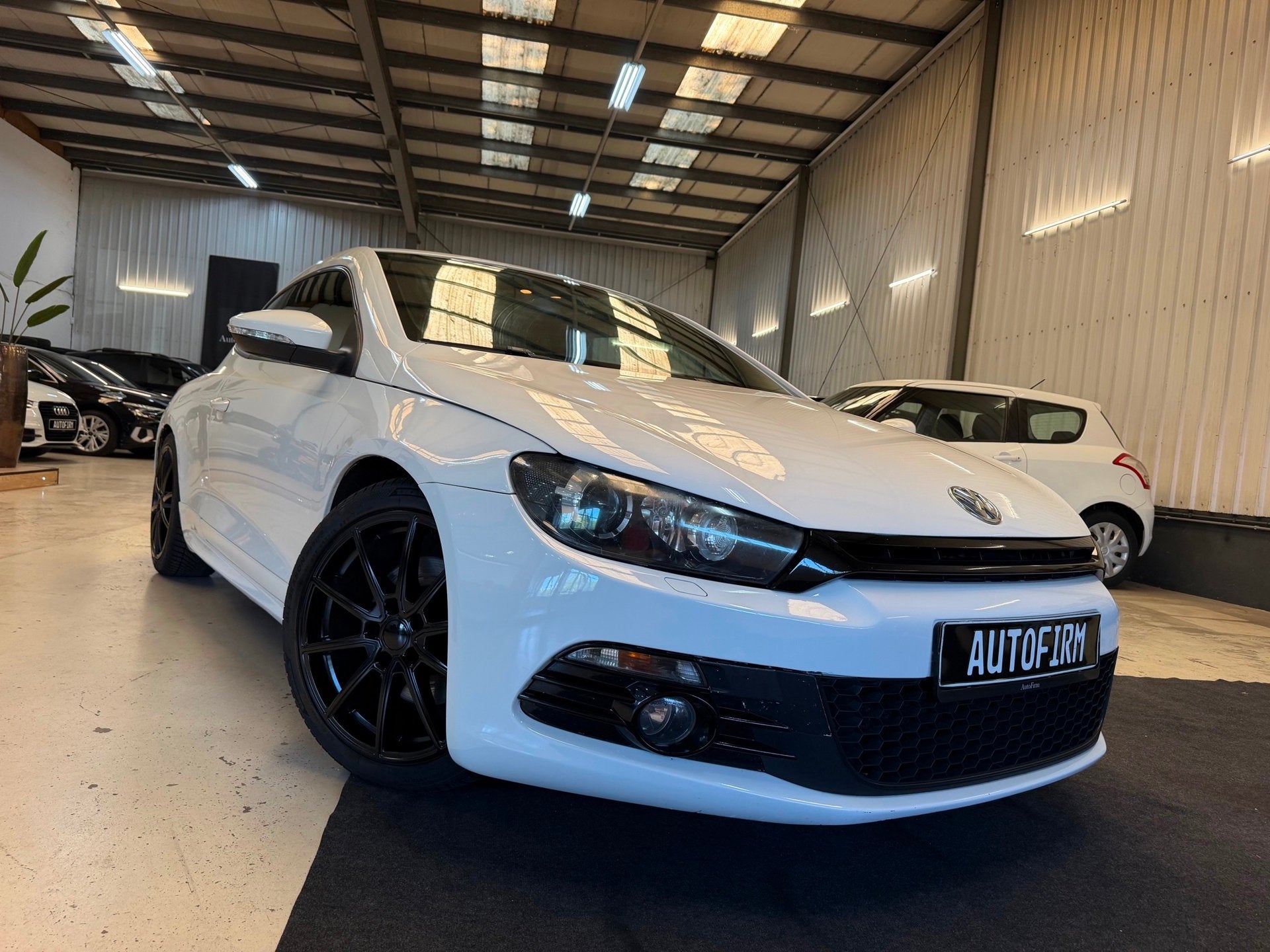 Volkswagen Scirocco 1.4 TSI 160 PK Dealer onderhouden R-line, Voorwielaandrijving, Gebruikt, Zwart, 4 cilinders