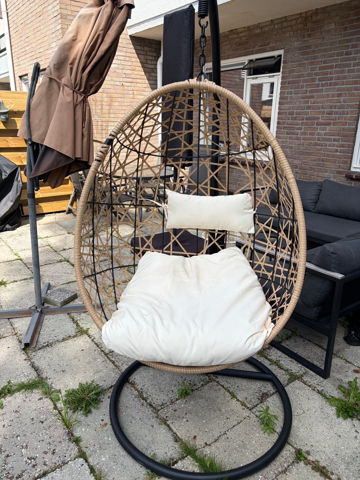 Hangstoel met standaard en kussen, Ophalen, Gebruikt, Wicker