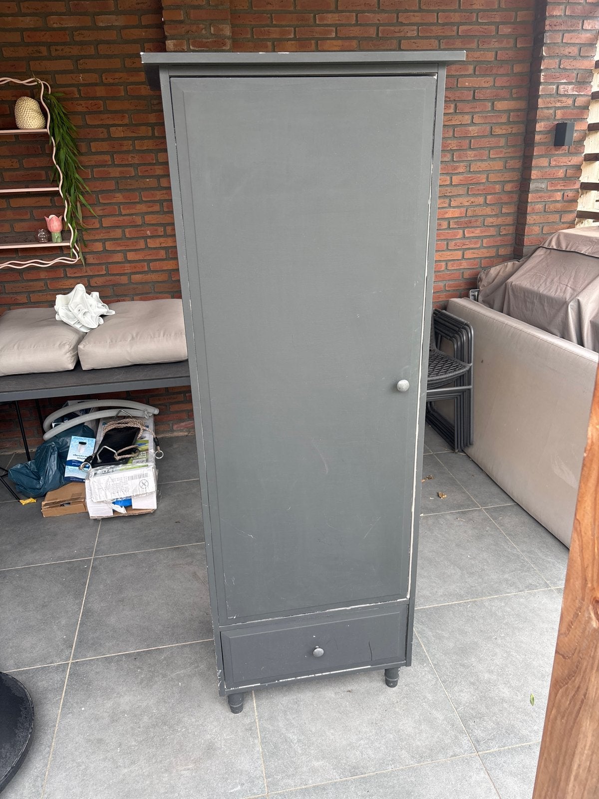 Gratis af te halen: Grijze kledingkast met lade - Gebruikt, Ophalen, Gebruikt, 50 tot 100 cm, Met lade(s)