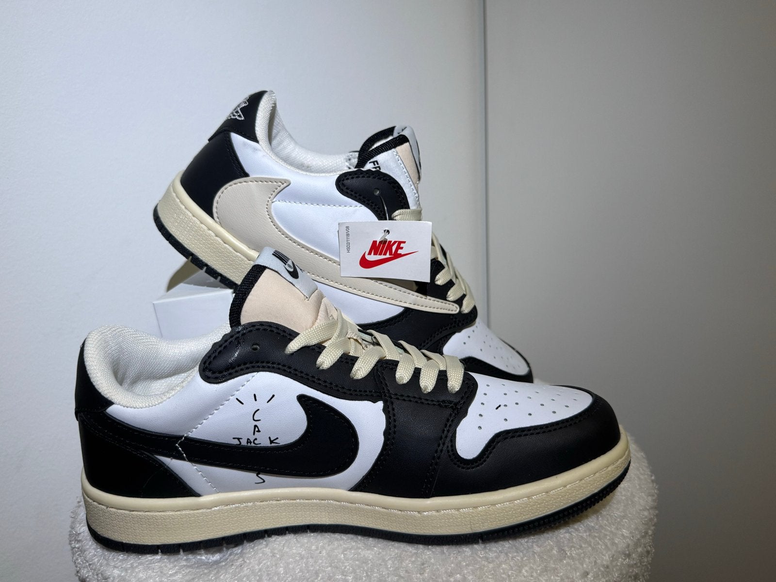 Nike Air Jordan 1 Low Travis Scott Reverse Mocha, Kleding | Heren, Ophalen of Verzenden, Nieuw, Zwart, Sneakers of Gympen