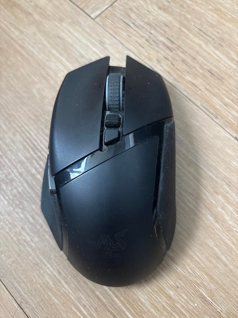 Razer Basilisk Ultimate Draadloze Gaming Muis, Ophalen, Rechtshandig, Muis, Gebruikt