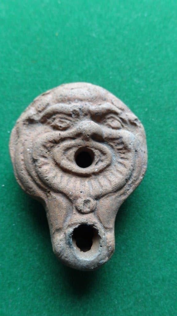 Bodemvondst Romeins olielampje, Antiek en Kunst, Antiek | Keramiek en Aardewerk, Ophalen of Verzenden