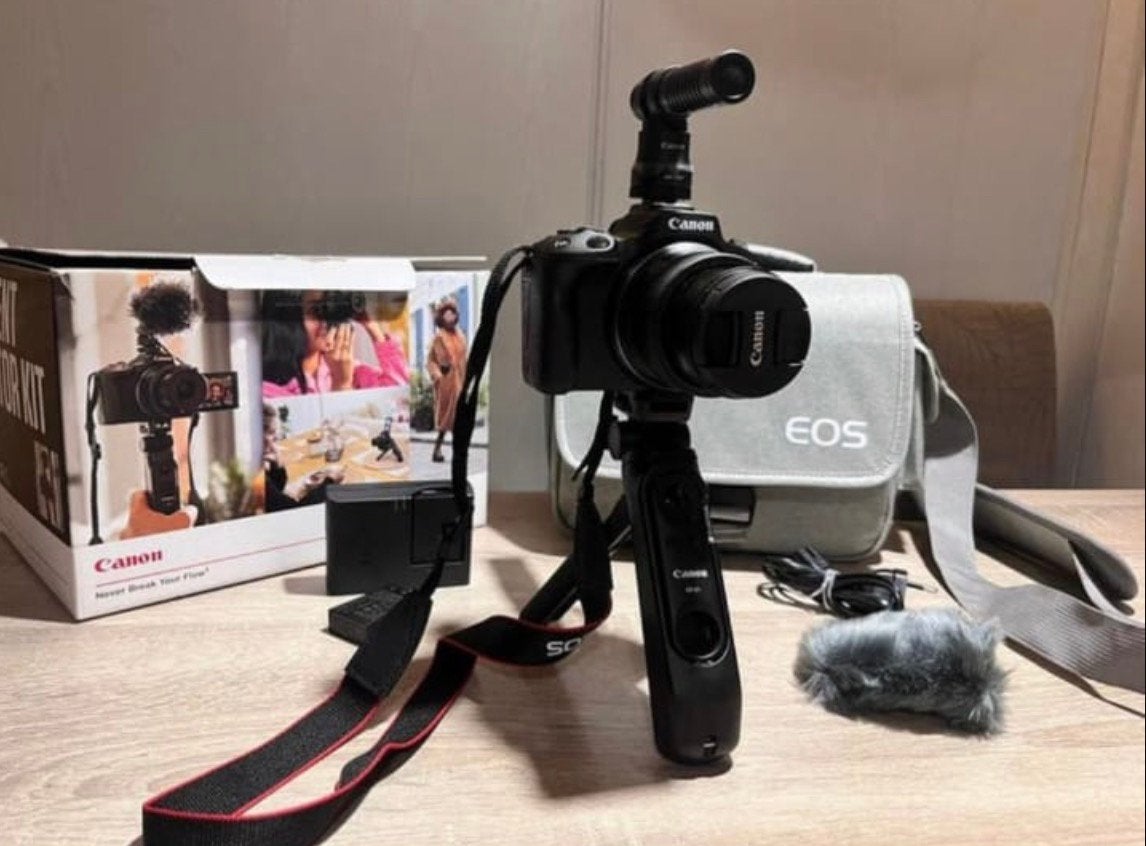 Canon EOS R50 en een complete set ervoor in perfecte staat, Ophalen, Canon, 20x of meer, Zo goed als nieuw