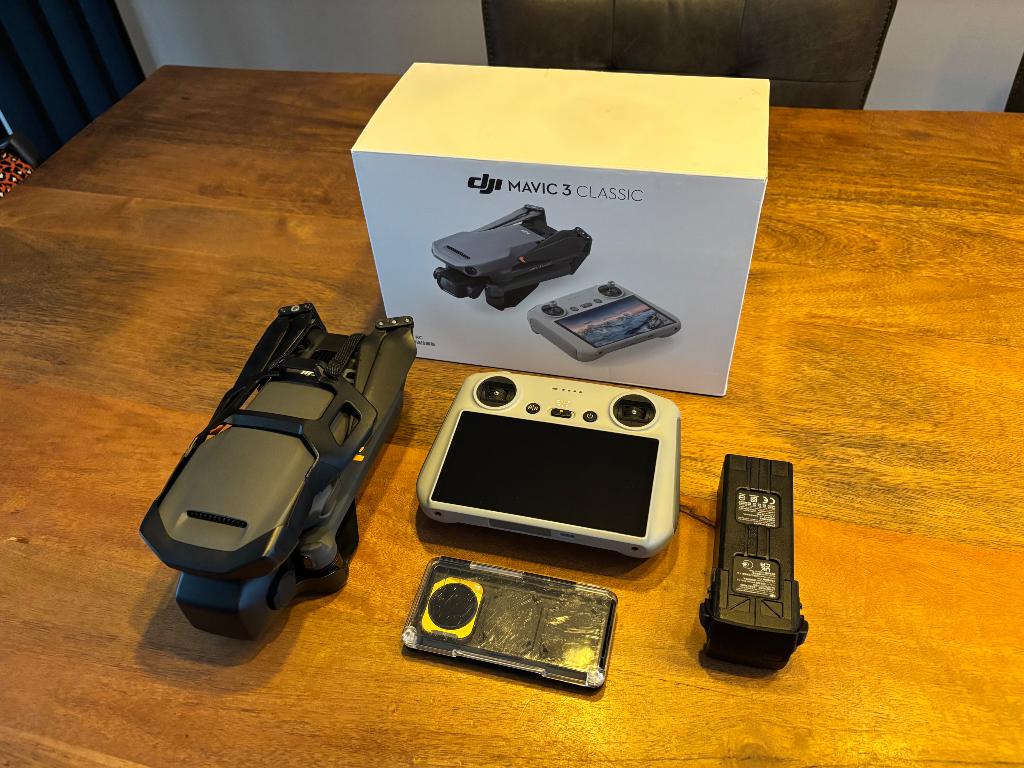 DJI Mavic 3 Classic + extra accu + ND filter, Audio, Tv en Foto, Drones, Ophalen, 30 tot 45 minuten, Return to Home, Zo goed als nieuw