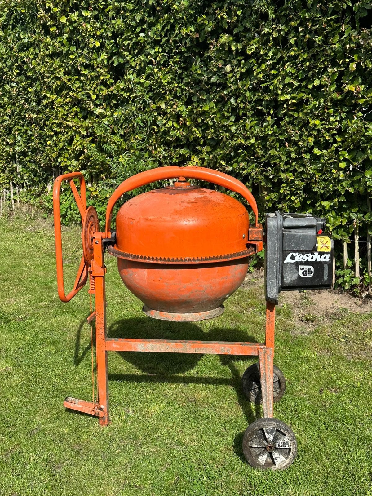 Betonmolen Lescha SM 145S, 220V, Doe-het-zelf en Verbouw, Ophalen, Gebruikt