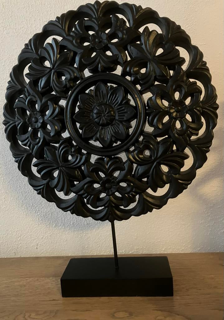 Decoratieve zwarte houten mandala op standaard, Hout, Zwart, Ophalen of Verzenden, Oosters