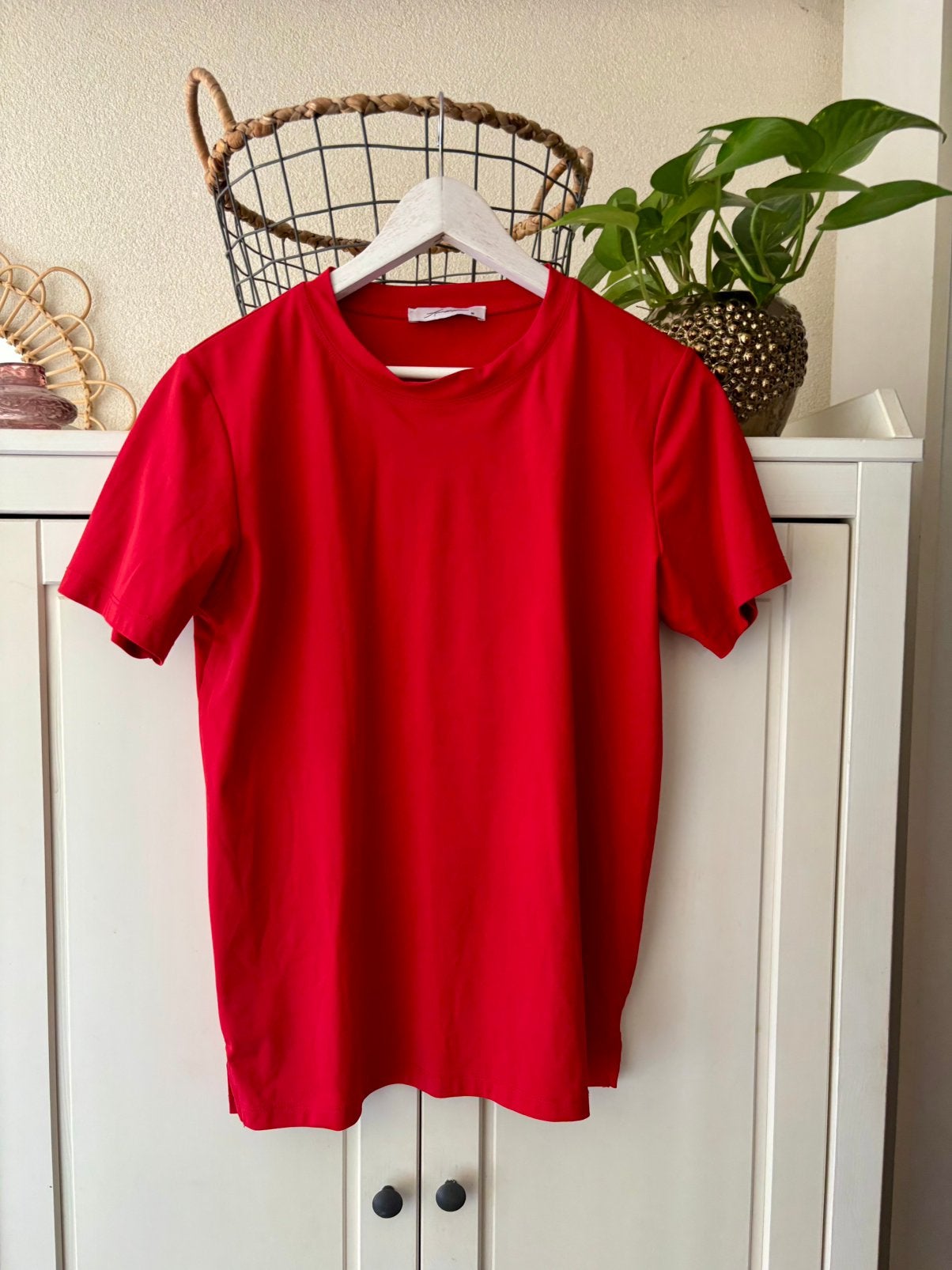 Ambika rood travelstof tshirt maat M, Maat 38/40 (M), Ophalen of Verzenden, Zo goed als nieuw, Korte mouw