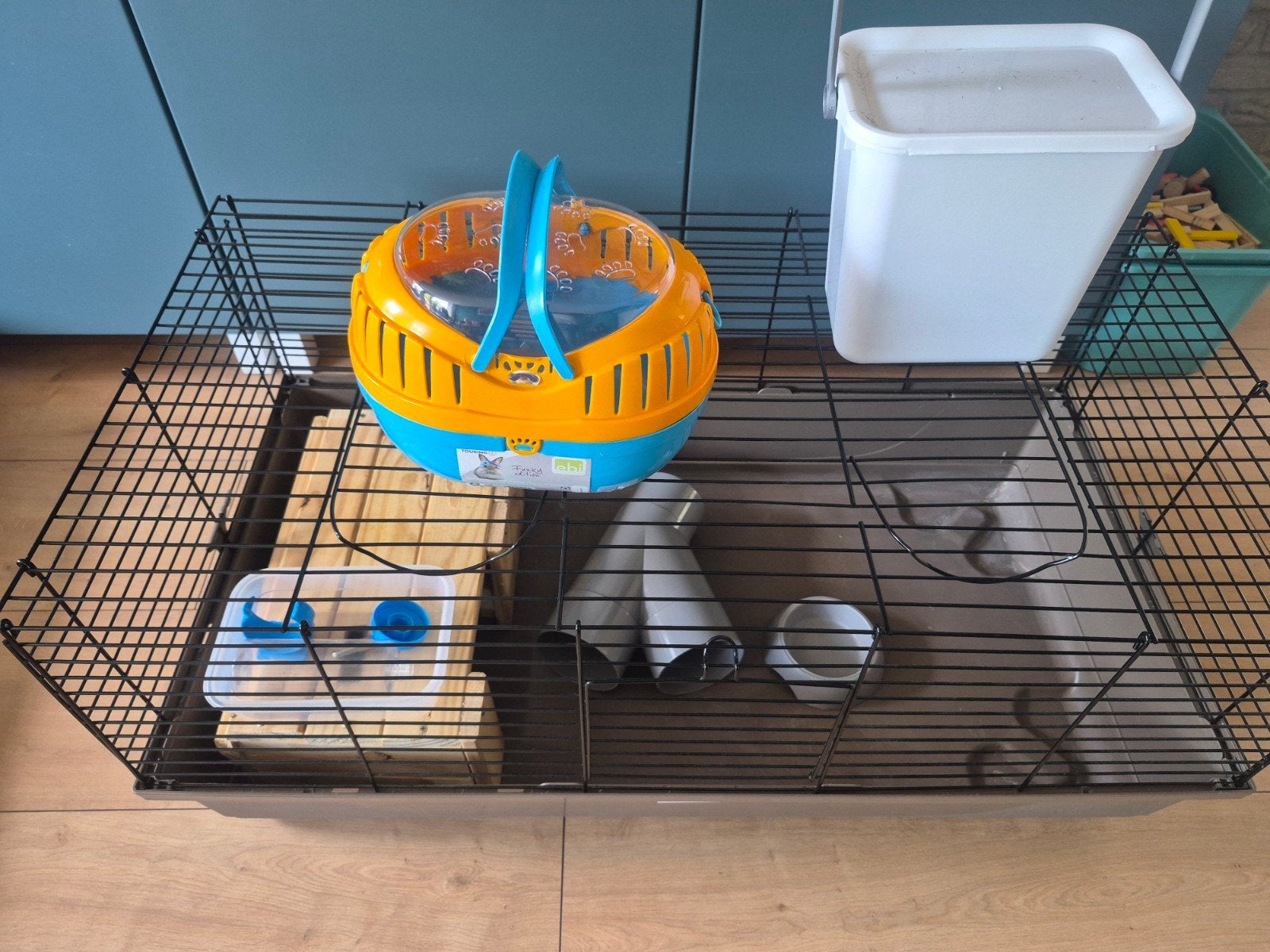 Nette cavia kooi met toebehoren, Dieren en Toebehoren, Kooi, Zo goed als nieuw, 75 tot 110 cm, Cavia