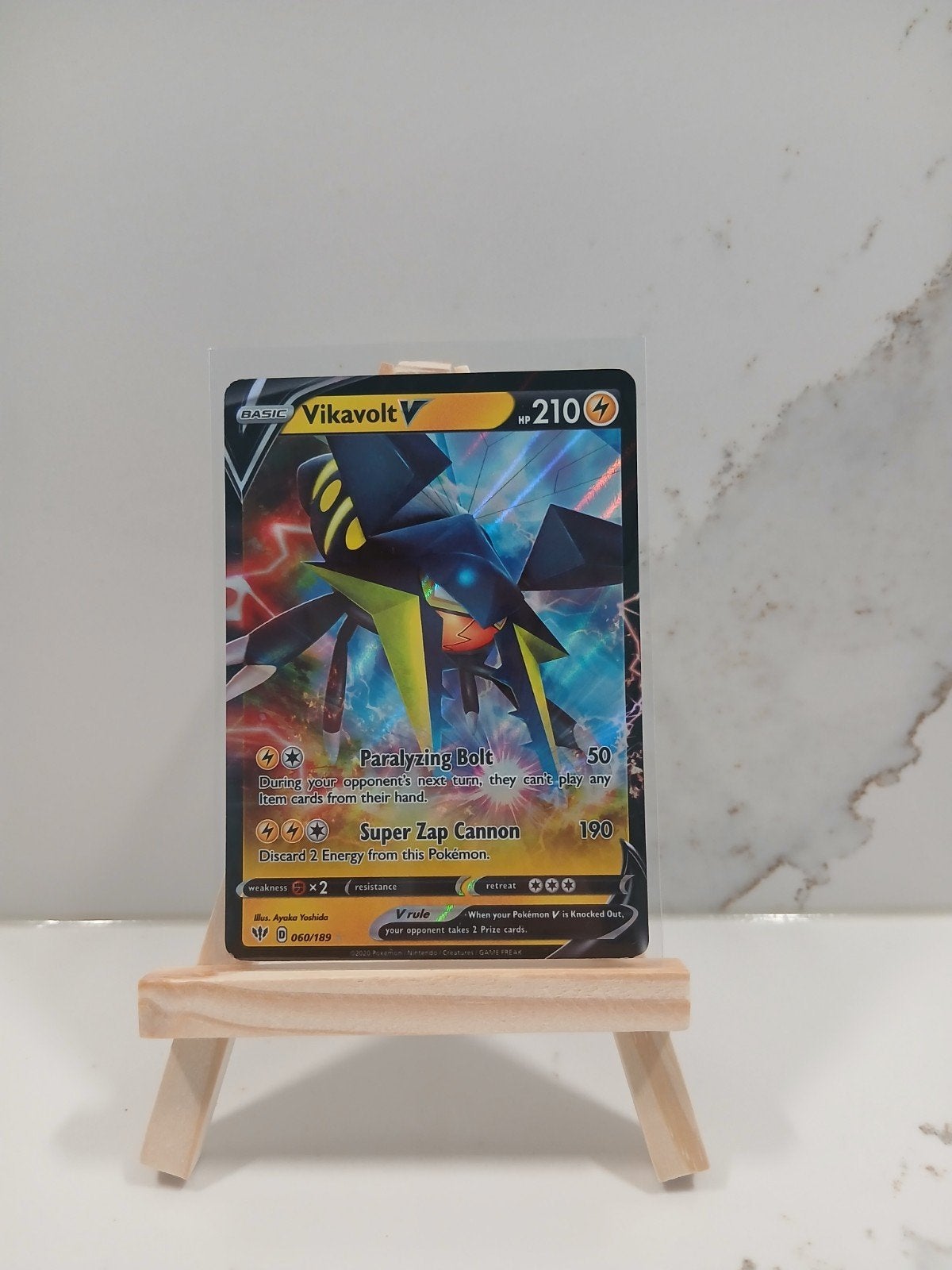 Vikavolt V 060 Darkness Ablaze Near Mint Pokémon Kaart, Ophalen of Verzenden, Zo goed als nieuw, Losse kaart