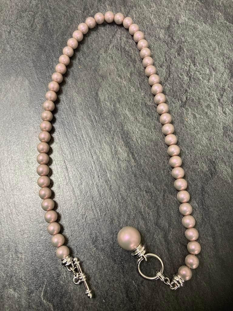 Elegante parelketting met grote sluiting, Ophalen of Verzenden, Zo goed als nieuw, Roze, Overige materialen