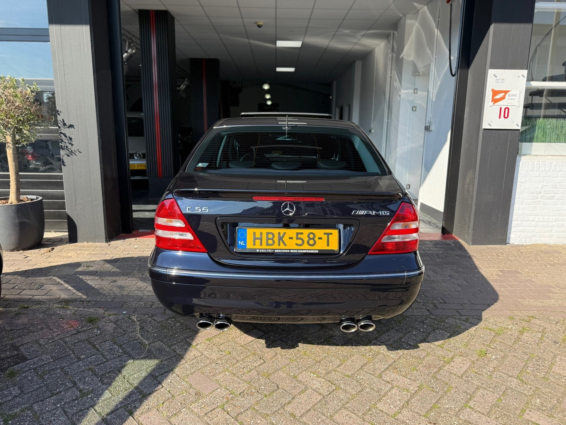 Mercedes-Benz C-klasse C55 AMG|V8|Pano|Dealeronderhouden, Auto's, Automaat, Achterwielaandrijving, 367 pk, Zwart