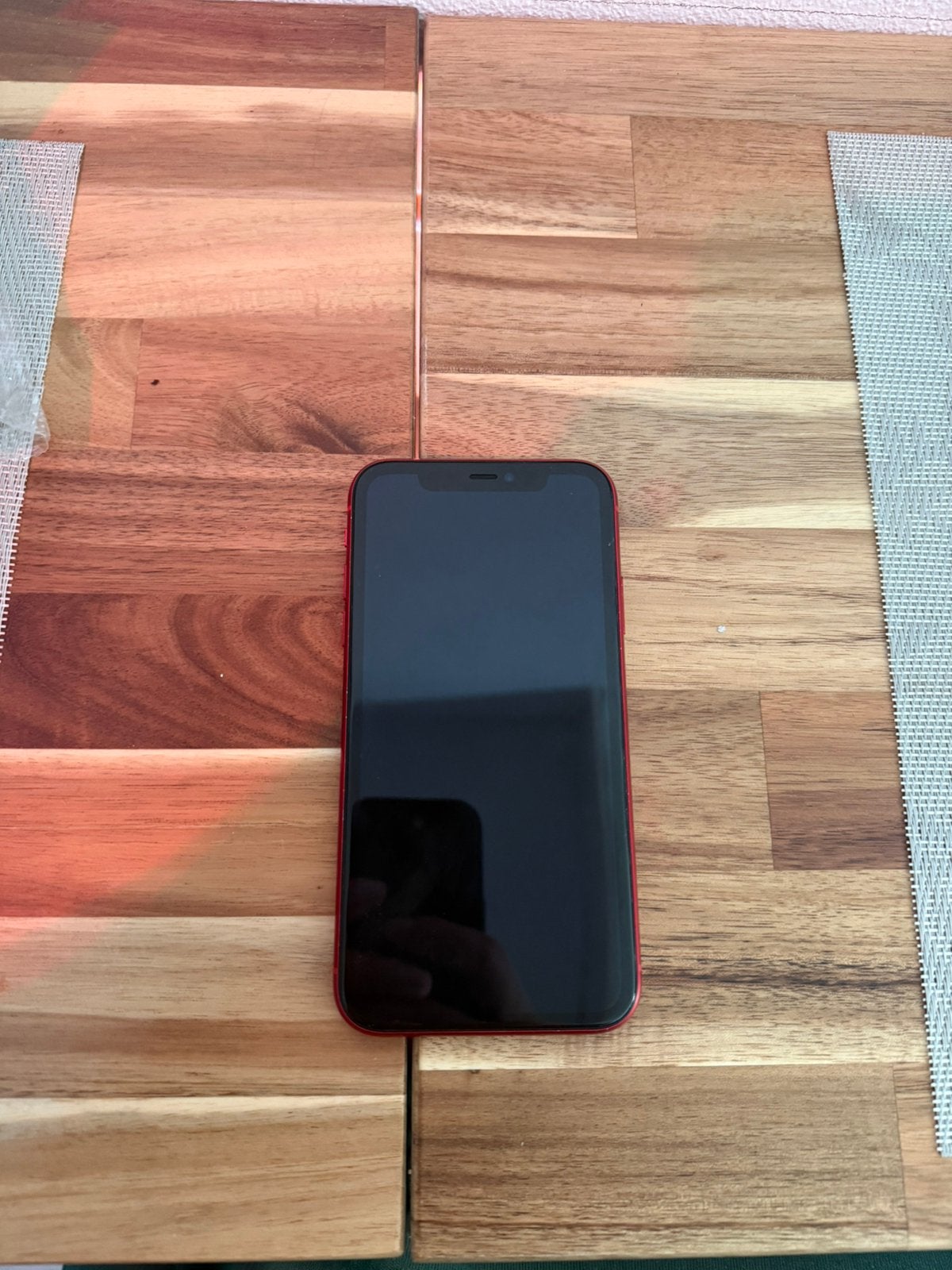 Apple iPhone 11 / 64GB / rood / batterij 100%, Zo goed als nieuw, 64 GB, Zonder simlock, Rood