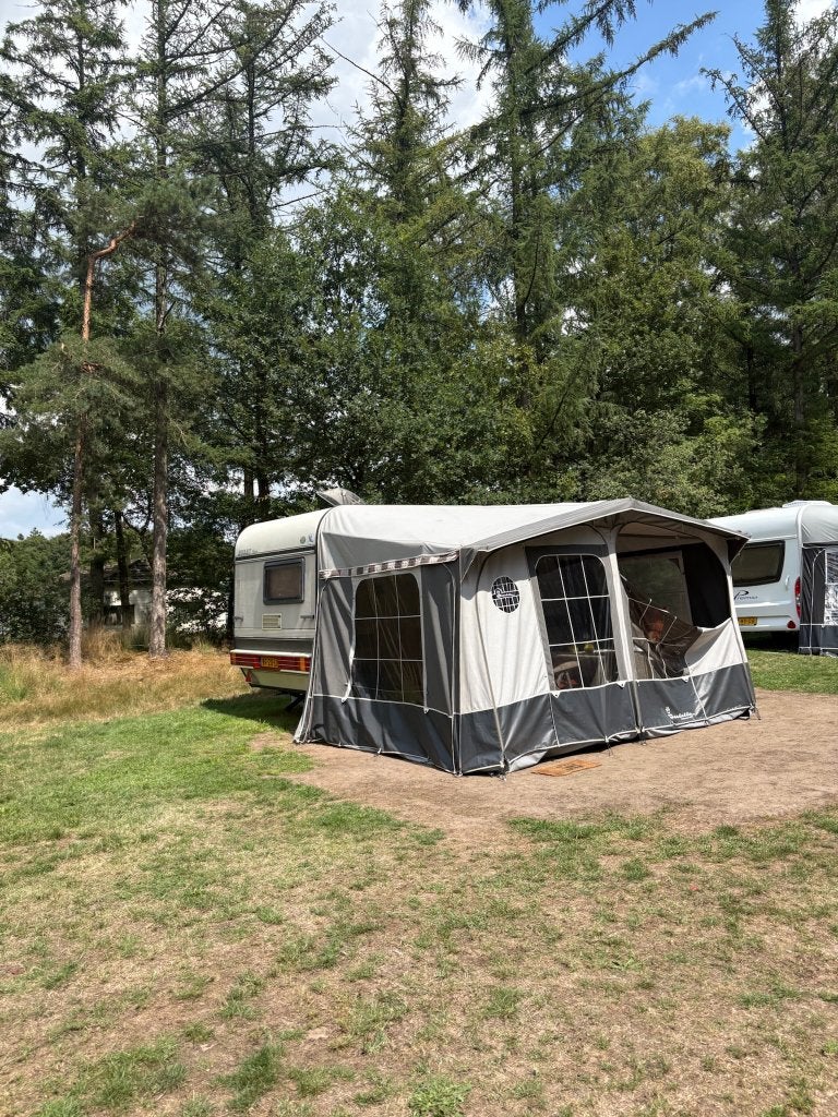 Hobby Classic 350T met Isabella voortent, Hobby, Treinzit, Particulier, 4 tot 5 meter