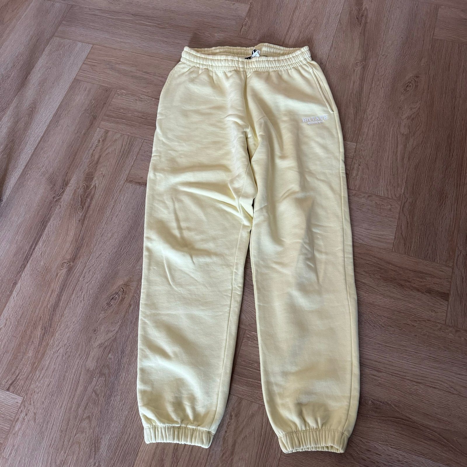 Rotate Sunday Joggingbroek Maat M Geel, Kleding | Dames, Maat 38/40 (M), Geel, Nieuw, Ophalen of Verzenden
