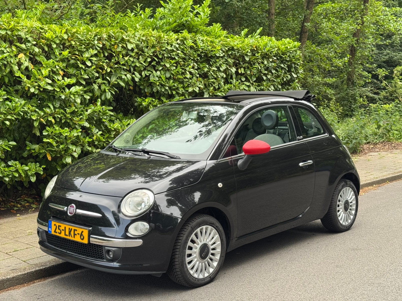Fiat 500 1.2 AUT C 2010 Zwart, Auto's, Fiat, 4 cilinders, Cabriolet, Leder en Stof, Zwart