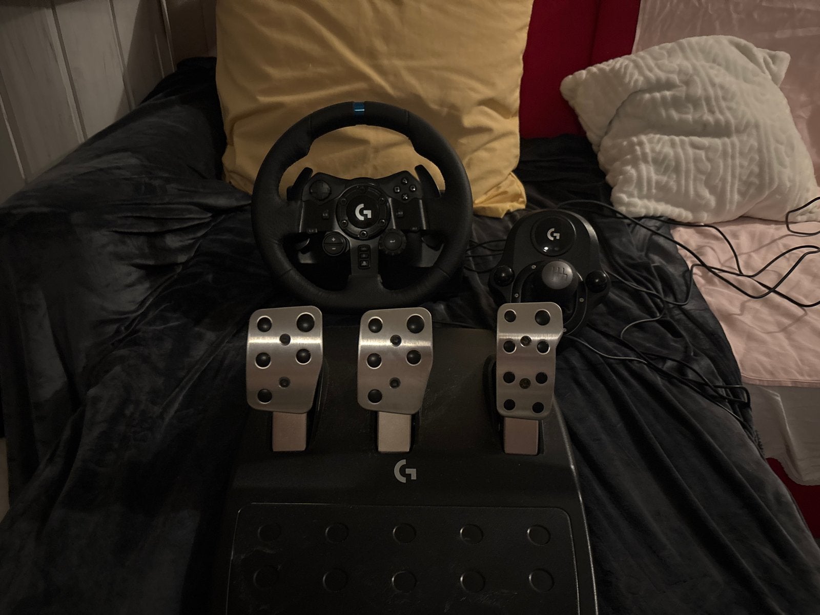 Logitech G923 Racestuur met Pedalen en Shifter, Spelcomputers en Games, Racestuur, Force feedback, Zo goed als nieuw, Logitech