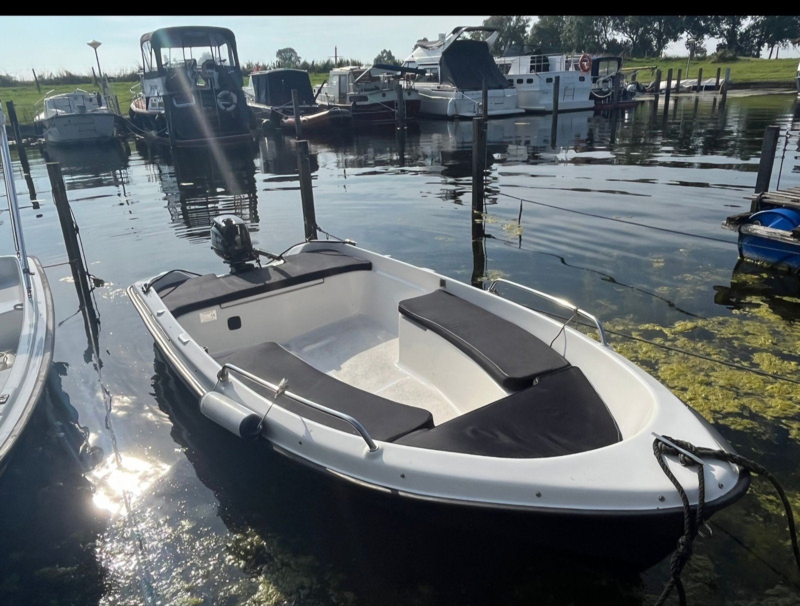 Boot TWINS polyester met motor, Ophalen