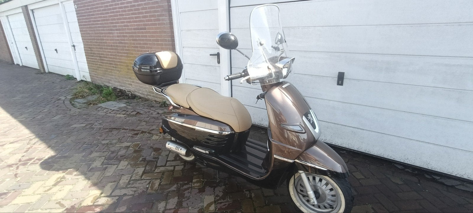 Peugeot Django Scooter - Bruin, zo goed als nieuw, Fietsen en Brommers, Ophalen, Overige modellen, Maximaal 45 km/u, Benzine